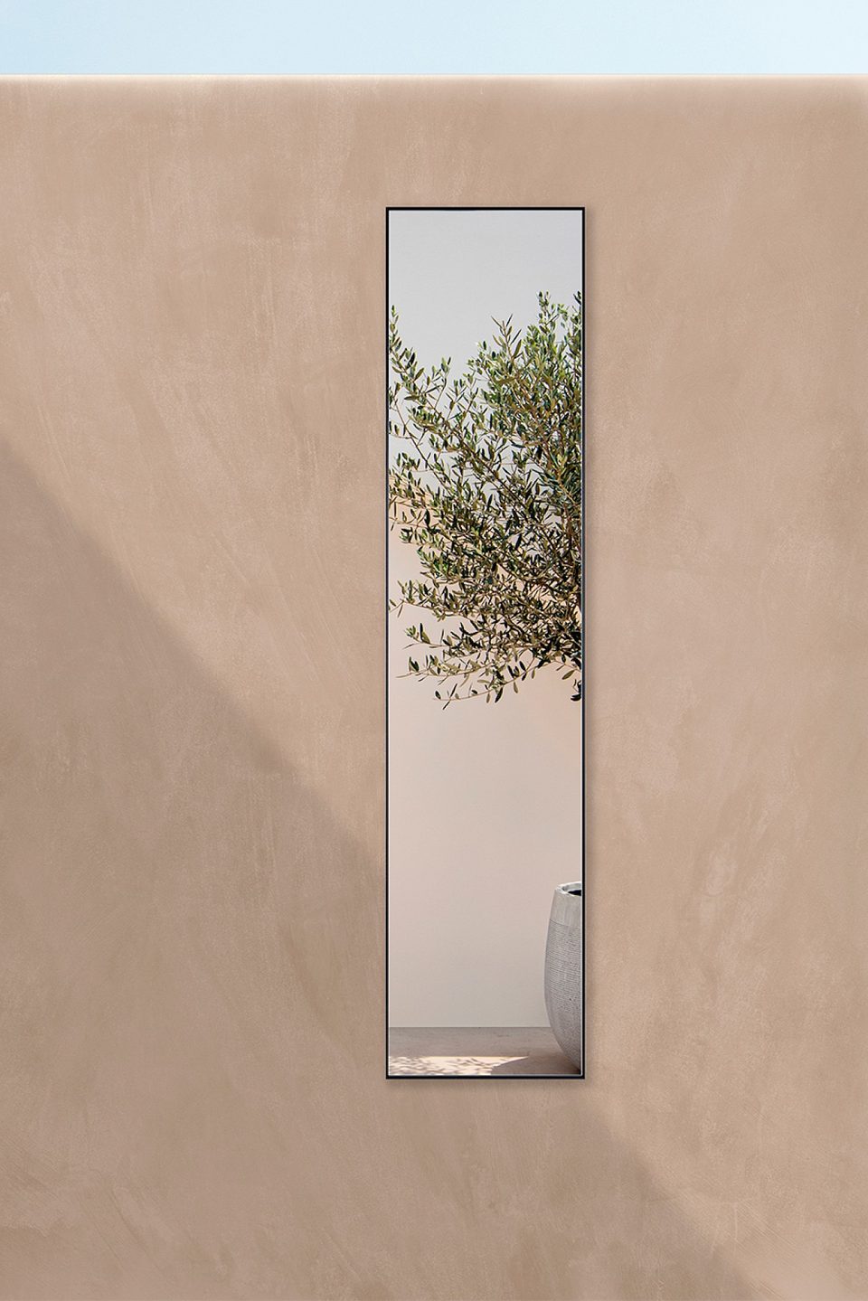Lucka Outdoor Black Hall by Deknudt Mirrors