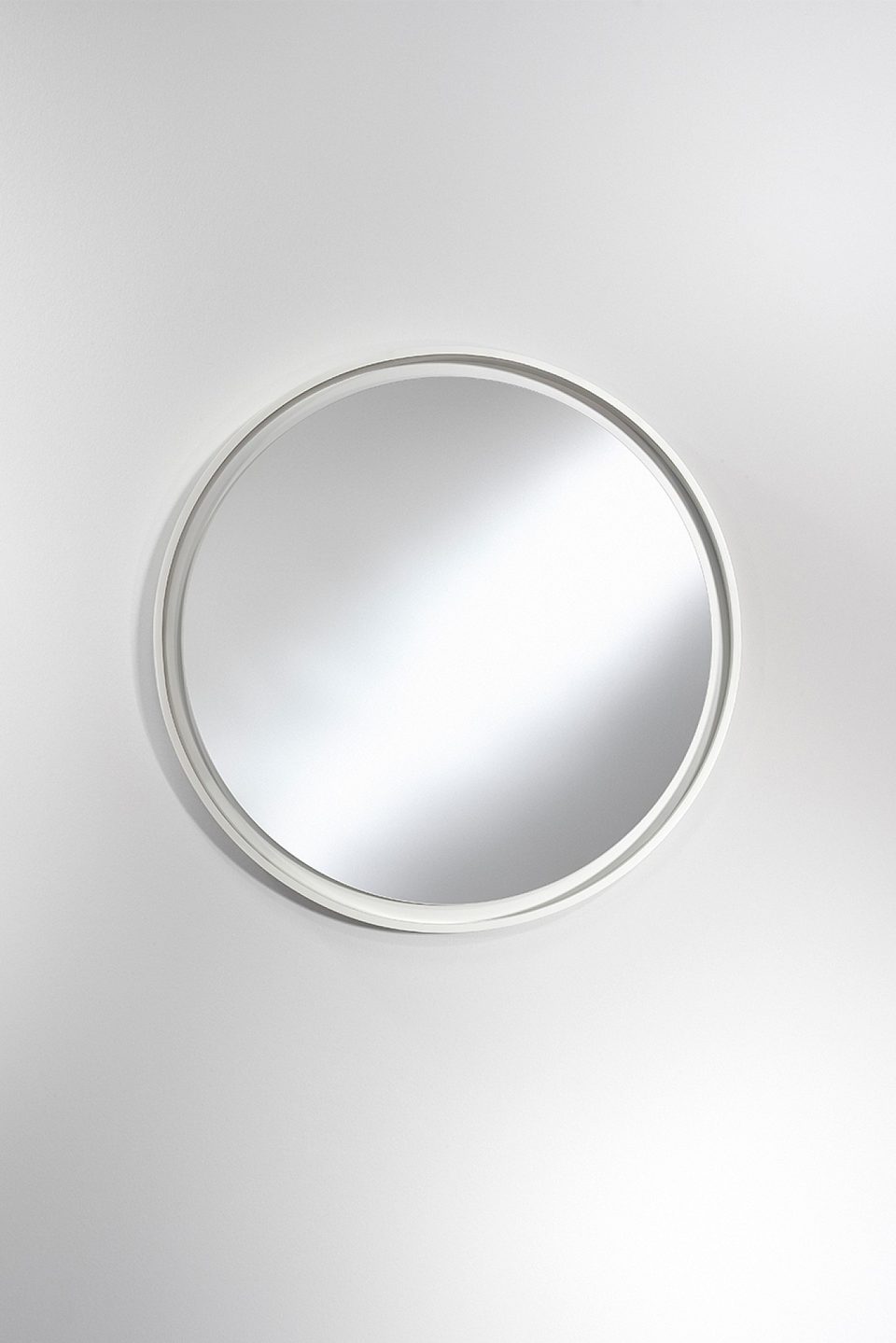 Radius L White by Annemie Vanzieleghem