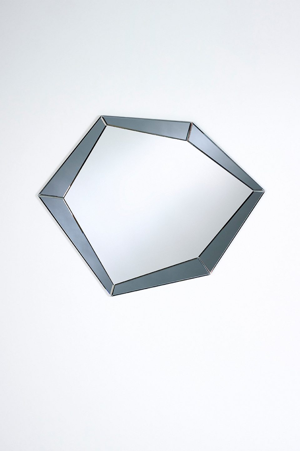 Polygon Grey by Deknudt Mirrors
